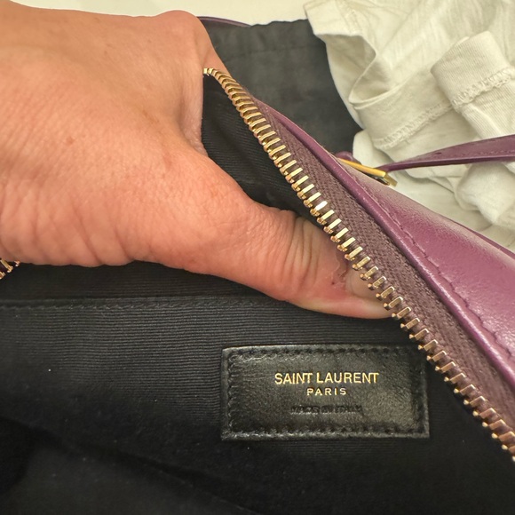 YSL Lou Camerabag. Excellent condition. Plum color - Picture 10 of 11